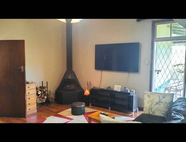 4 BEDROOM HOUSE FOR SALE IN PRESTBURY